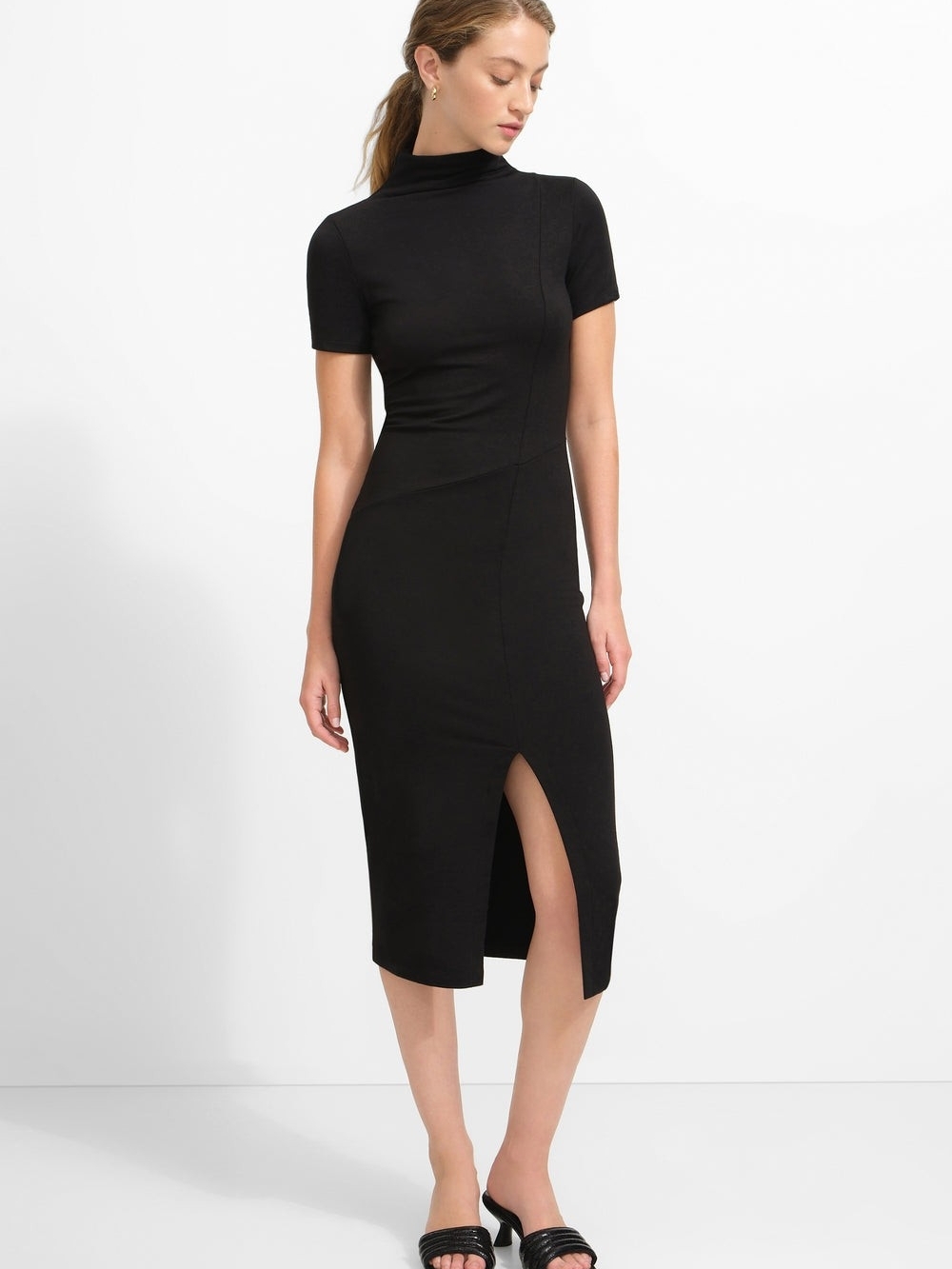 Short-Sleeve Black Midi Dress with High Neck and Front Slit
